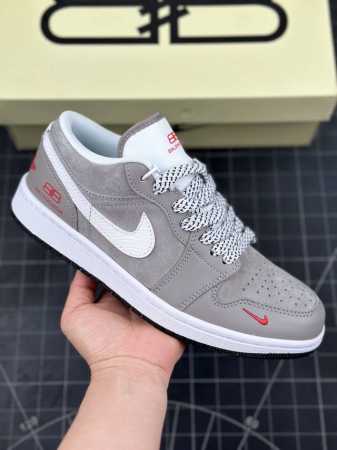 Air Jordan 1 Retro Low X Balenciaga 灰白小钩满天星 低帮运动休闲板鞋 官方同步新色 原装级产物 拒绝公底 立体鞋型 细节完美 - 点击图像关闭