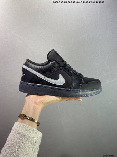 公司级Air Jordan Aj1 Low 低帮系列 黑色 鞋型细节堪称完美，非常有必要拿回去对比下竞品！ 给足利润空间操作，吹牛的话不多讲这个价格p到手你就懂