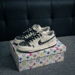 核心私 nike Dunk 全套原楦原模倾力打造完美版型 独家原厂航空铝磨具打磨大底 鞋头坡度极致还原 无解鞋型 原盒原配 圈内天花板工艺 原厂冲刀 超高清洁度