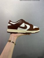 公司级Nike Dunk Low Retro dunk Sb顾名思义 具有经典的Dunk血缘 又注入了更多的时尚元素 相较于普通的Dunk滑板鞋 改良版的Dun