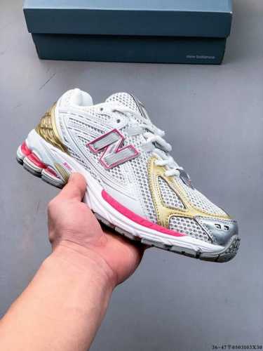 new Balance M1906Ri Nb宝藏老爹鞋款，复古元素叠加，质感超级棒，楦版型材料细节做工精细，货如实拍图 作为Nb最经典的档案鞋型之一，与 2一样
