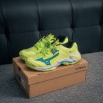 核心私 Mizuno美津浓 Wave Lightning Z8 舒适 防滑耐磨 低帮 训练鞋 货号：V1Ga 011 尺码号：36 36.5 37.5 38 3