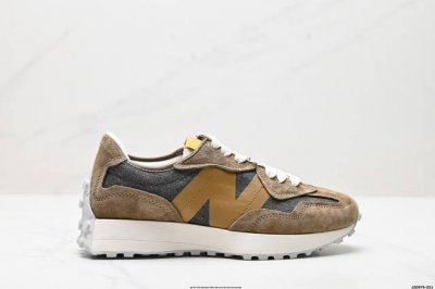 公司级New Balance Ms327 复古休闲运动慢跑鞋 以更纯粹的复古风格设计打造的全新造型 侧身还以解构设计 将 N 字标志以做旧压花样式呈现 官方货号