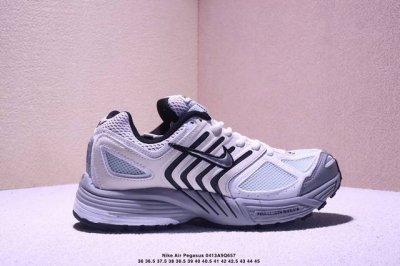 Nike 耐克 男女鞋真标半码制，原楦原纸版开发版型，采用环保纤维革饰片组合网眼布鞋面材质，耐弯折热塑框架支撑鞋身，中底搭载Eva轻量缓震，外置防滑耐磨橡胶底片