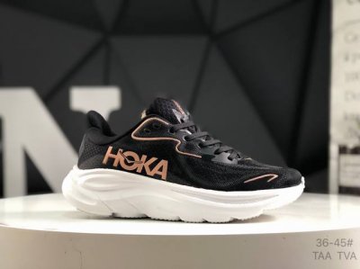 hoka M Clifton 10 全新配色 这个品牌来自于新西兰的毛利语 Hoka表示大地 One One表示飞越 连起来就是飞越地平线 One One不是读