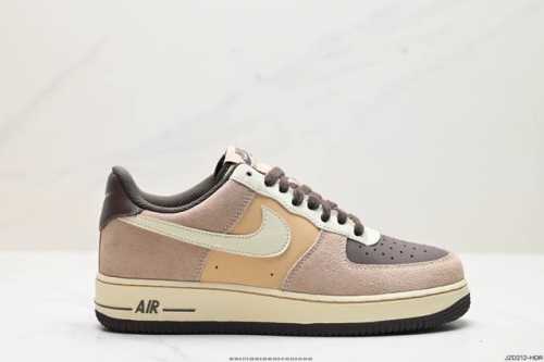 公司级nike Air Force 1 Low Lv8 Bg 空军一号低帮百搭休闲运动板鞋。柔软、弹性十足的缓震性能和出色的中底设计，横跨复古与现代的外型结合，