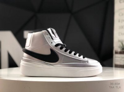 160 nike/耐克 Nike Blazer Phantom Low 运动鞋 将现代格调与经典 Nike 风范巧妙糅合。采用轻盈利落设计，焕新演绎经典鞋款。该