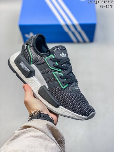 nmd G1 街头风经典百搭跑步鞋 以鞋型 角度和面料 力求展现 创新传统 采用时髦廓形 以抢眼外形诠释经典细节 为鞋款注入活力 搭配 Boost中底 助你舒适