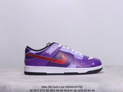 耐克nike Sb Dunk Low Sb 扣篮系列复古低帮休闲运动滑板板鞋。采用脚感柔软舒适zoomair气垫，有效吸 收滑板等极限运动在落地时带来的冲击力，