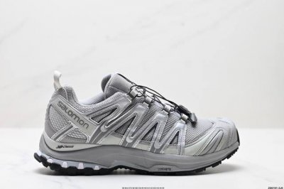 公司级Salomon Xa Pro 3D Suede 萨洛蒙户外越野跑鞋 鞋面采用Sensifit贴合技术 全方位贴合包裹脚型 鞋跟部鞋底牵引设计 提供强大的抓