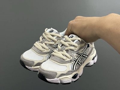 yss新款Gel-Nyc鞋带款儿童运动老爹鞋 Size：26-37码 经典亚瑟士系列 老爹款式设计，百搭又时髦 橡胶耐磨防滑大底，脚感超赞
