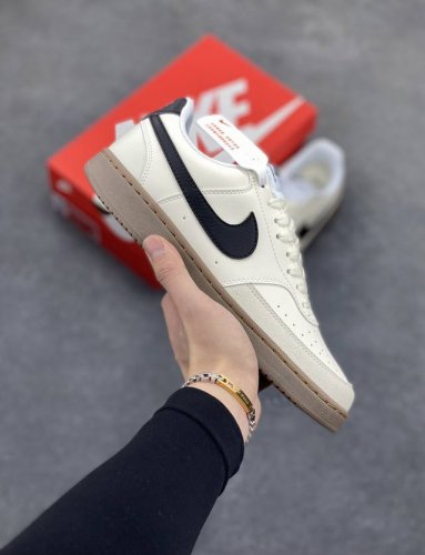 超级福利 核心特价 长期补货 Nike Court Borough 低帮百搭透气休闲运动板鞋男女鞋 经典耐用的设计，兼顾舒适脚感和出众风范，演绎匠心之作。结构性