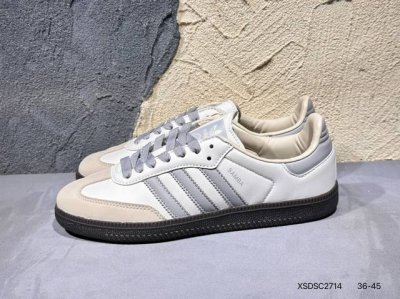 新品上市实拍 Adidas Handball Spezial 阿迪达斯经典款 复古休闲板鞋 全鞋采用反毛皮制作 牛筋耐磨大底 承载青春情怀的板鞋 经典三条杠装饰
