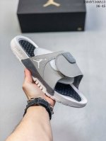 Jordan 乔丹 方便穿着，轻质缓震泡棉中底及乳胶按摩鞋床，吸汗织物衬里,柔软舒适耐克Air Jordan Hydro Xi Retro迈克尔 乔丹飞人魔术贴