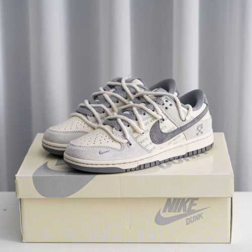 核心私 Nike Dunk 全套原楦原模倾力打造完美版型 独家原厂航空铝磨具打磨大底 鞋头坡度极致还原 无解鞋型 原盒原配 圈内天花板工艺 原厂冲刀 超高清洁度