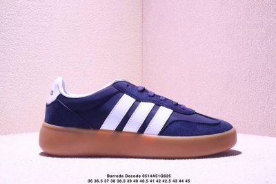 adidas 阿迪达斯 德训系列 男女鞋真标半码制，采用翻毛皮组合牛津布鞋面材质，外置Rb耐磨橡胶外底阿迪达斯Adidas Barreda Decode Low