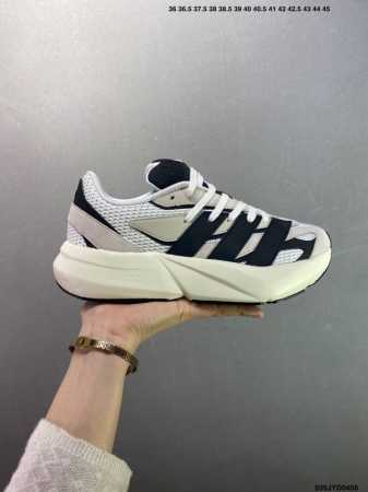 公司级阿迪跑鞋Adidas Lightblaze Low Grey Black 流光系列低帮轻便休闲运动慢跑鞋“浅灰白黑” 货号：Jh6944 尺码：36 36 - 点击图像关闭