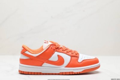 真标耐克nike Dunk Low 扣篮系列 复古低帮休闲运动滑板板鞋 采用脚感柔软舒适zoomair气垫 有效吸收滑板等极限运动在落地时带来的冲击力 为街头运