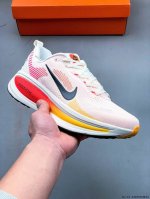 Nike Air Zoom Vomero 18 缓震透气休闲慢跑鞋 新版Vomero结合全新Zoomx和Reactx泡绵 提供双重缓震效果 铸就非凡迈步体验 0