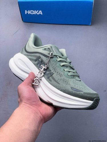 hoka One One Bondi 9 余文乐同款 新款缓震跑鞋 万众期待的Bondi系列终于迎来了更新，作为Hoka缓震跑鞋的杠把子，Bondi缓震性能非常