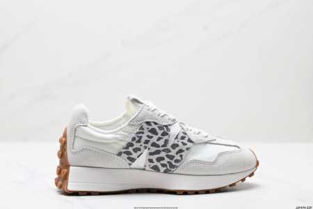 公司级New Balance Ms327 复古休闲运动慢跑鞋 以更纯粹的复古风格设计打造的全新造型 侧身还以解构设计 将 N 字标志以做旧压花样式呈现 官方货号 - 点击图像关闭