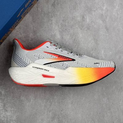 本地250 核心私 回归个性化跑姿！全球四大跑鞋品牌之一,布鲁克斯Brooks Hyperion Max 2 烈风2系列低帮透气缓震支撑休闲运动慢跑鞋“网织白红