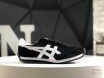 亚瑟士 Asics Ointsuka Tiger Moage Co 亚瑟士 鬼冢虎 复古经典跑鞋 产品从款式颜色造型上体现出追求舒适和细节的完美 鞋类更是推崇手