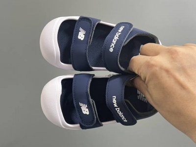 nb新款包头儿童护趾舒适男女童凉鞋 Size：22-35 韩国官方同步新品颜值爆表 高级感满满的莫兰迪色系，视觉艺术的体验 魔术贴松紧带设计，方便宝宝穿脱 超轻