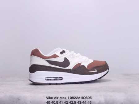 真标nike Air Max 1 Air Max 气垫 全新配色 鞋身材质均选择皮革、织物、麂皮多种材质覆盖，保证质感的前提下，层次感也相当不错。细节方面，除了 - 点击图像关闭
