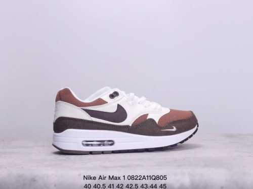 真标nike Air Max 1 Air Max 气垫 全新配色 鞋身材质均选择皮革、织物、麂皮多种材质覆盖，保证质感的前提下，层次感也相当不错。细节方面，除了