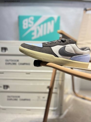 耐克Nike Sb Force 58 运动滑板鞋。这是一款将前沿创新带入街头的单品，它具有硫化杯底，具有出色的耐用性和灵活性。使用柔软皮革和帆布拼接，在饰面上放