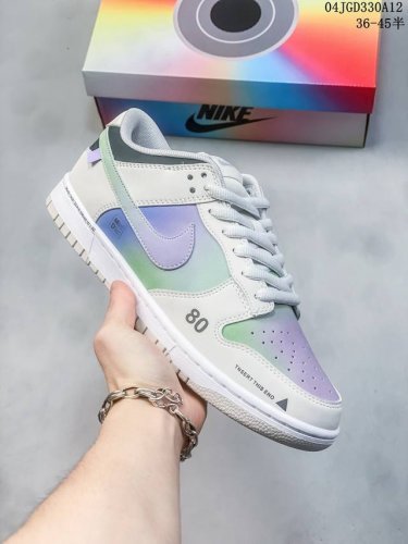 公司级带半码 耐克nike Sb Dunk Low 扣篮系列复古低帮休闲运动滑板板鞋。采用脚感柔软舒适zoomair气垫，有效吸收滑板等极限运动在落地时带来的冲