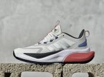 放店私 Adidas Alphabounce + 舒适潮流 轻便耐磨防滑低帮跑步鞋 adidas跑鞋设计总是呈现出一种经典低调的感觉，但Ultra Boost与
