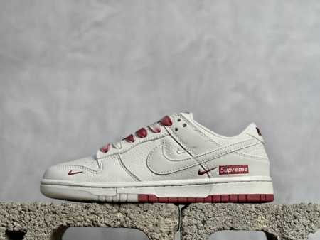 Supreme X Nk Sb Dunk Low 联名款白红双拼 周年高端定制 低帮休闲板鞋 Bb8657-107 #定制鞋盒 大厂纯原品质出货 超高清洁度 皮 - 点击图像关闭