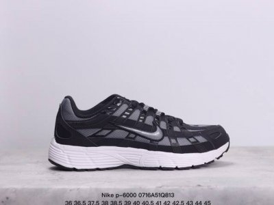 耐克nike P-6000 跑鞋内外侧都用了红色的钩子，采用透气材料，搭配匠心覆面，再现千禧年代的跑鞋风格，塑就大气外观。鞋款秉承 Nike Pegasus 2