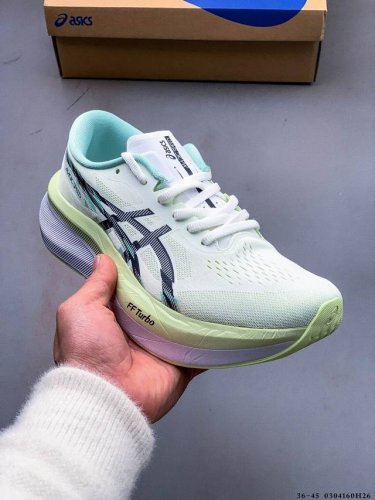 集图 180 Asics 亚瑟士Magic Speed 4稳定跑鞋鞋面采用双层提花网面设计，提高包裹性和透气性，后跟搭载稳定系统科技T-Gel提升整体支撑力和结