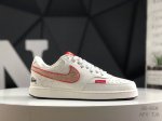 耐克 Nike Court Vision 低帮百搭 透气休闲运动板鞋 兼顾舒适脚感和出众风范 演绎匠心之作 结构性的支撑贴合感结合复古篮球设计 电绣工艺 皮料切