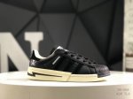 阿迪达斯 Adidas Superstar 三叶草经典贝壳头系列 新款休闲板鞋潮流男女士运动鞋 。鞋面柔软皮革材质 标志性的贝壳鞋头，锯齿三条纹，简约的线条。就