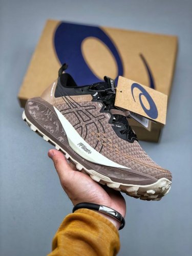 Asics Gel-Trabuco 13 亚瑟士复古透气休闲鞋缓震男子耐磨跑步鞋 1011B97 20 #鞋面采用无缝线鞋面，贴合脚型，穿着舒适；中底 °环绕式