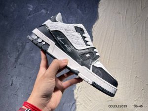 新品上市实拍 耐克Nike Dunk Low 板鞋 Sb系列 经典百搭休闲运动板鞋加厚鞋舌的填充 使舒适性大大提升 同时也更方便穿脱中底部分则加入了脚感柔软舒适