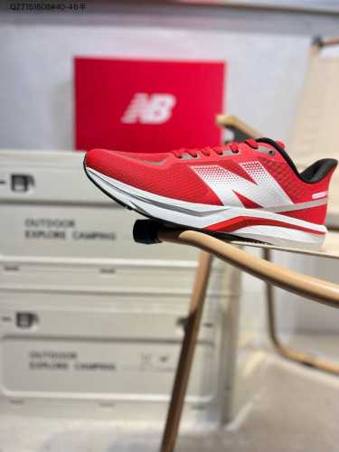 170 stone Island X New Balance Fuelcell 轻量跑鞋 超轻量化低帮休闲运动慢跑鞋 #原楦原纸版开发版型 采用超轻透气3D针织