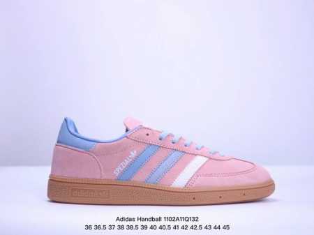 Adidas Handball Spezial 公司级 阿迪达斯经典款 复古休闲板鞋 #全鞋采用反毛皮制作 牛筋耐磨大底 承载青春情怀的板鞋 经典三条杠装饰鞋侧 - 点击图像关闭