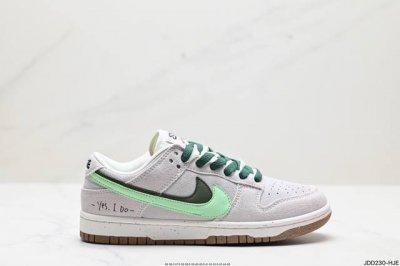 真标耐克nike Dunk Low 扣篮系列 复古低帮休闲运动滑板板鞋 采用脚感柔软舒适zoomair气垫 有效吸收滑板等极限运动在落地时带来的冲击力 为街头运