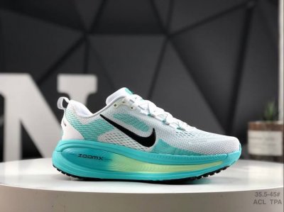 230 耐克 Nike Vomero 18 舒适减震防滑 低帮跑步鞋 全掌Reactx泡绵中底 前掌和后跟还配备了Air Zoom气垫单元 据说跑起来更快更舒适