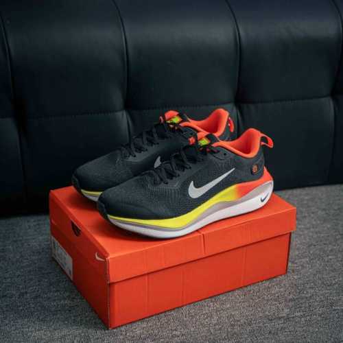 核心私 耐克 Nike Infinity Run 5 男子缓震透气公路跑步鞋 该版 Nike Infinity Run 5 登月5代采用 Reactx 泡绵，塑