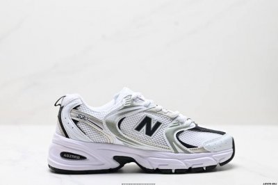 公司级新百伦 Nb530 New Balance 530 复跑古鞋Nb530这鞋双确实是Nb家经复典古款式之一，以全科新技诠释，成打功造530鞋款。鞋面保在持5