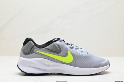 230 公司级Nike Revolution 7 透气 低帮 跑步鞋 兼顾迅疾外观和稳固脚感后跟覆面和中足动态支撑巧妙融合 缔造稳定顺畅的迈步体验 货号:Fb2