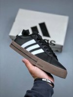 Adidas Daily 4.0 防滑耐磨 低帮 板鞋 男女同款 货号Jr0086-04 尺码 36-45 半