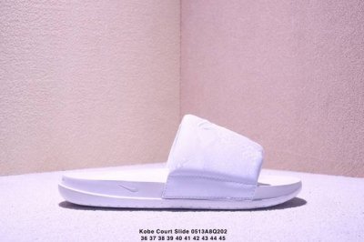 简介：耐克 Nike Kobe Off Court Slide 科比限定 露趾运动拖鞋 耐磨防滑舒适运动鞋 If2870- 尺码：如图所示 Xm0513Q202