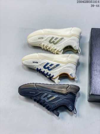 Ecco爱步 广东原版透气 配备原版三件套 防尘纸 高弹大底 全头层牛皮 新款百搭休闲款 纯手工制成 鞋面走线工整 清晰质感 原单品质 拼接运动透气网布 采用E - 点击图像关闭